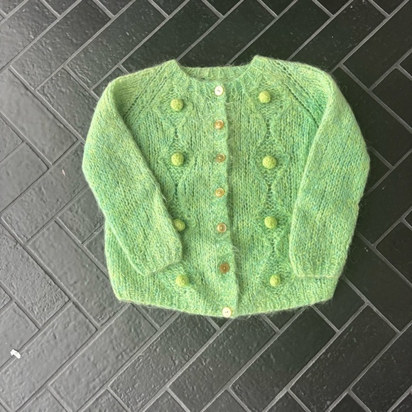 🍐 Handmade Green Knit Cardigan – Small/Cropped Fit - Picture 1 of 3